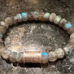 Grace & heart sterling and labradorite stretch bracelet 
Gorgeous!!
